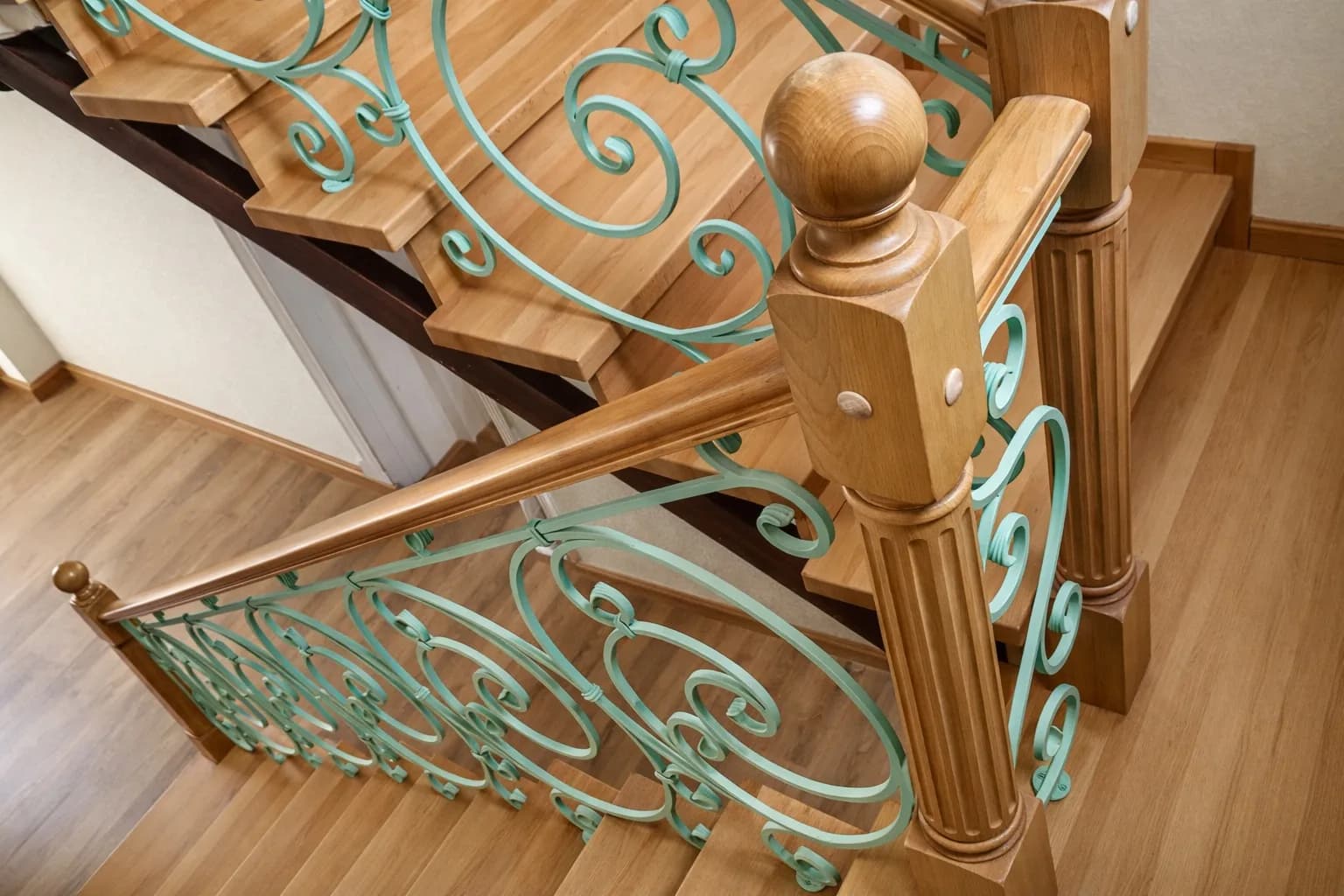 Лестница из лиственницы