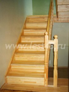 Межэтажная прямая лестница из сосны 05-04