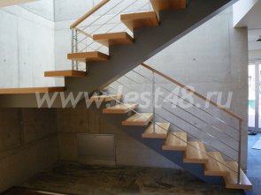 Лестница на косоурах 10-07 Лестница на косоурах 10-07