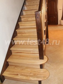 Закрытая деревянная лестница 20-02