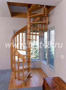 Мансардная винтовая лестница