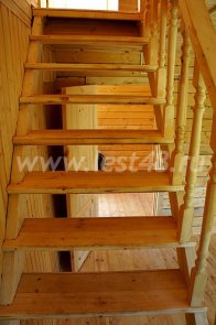 Дачная деревянная лестница 13-01