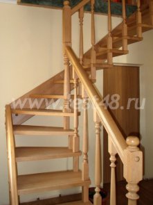 Светлая лестница на мансарду с поворотными ступенями 12-01 Светлая лестница на мансарду с поворотными ступенями 12-01