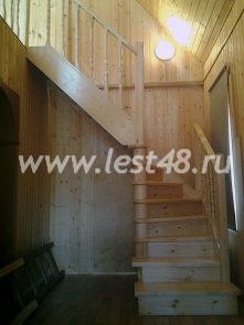 Поворотная лестница на второй этаж Поворотная лестница на второй этаж